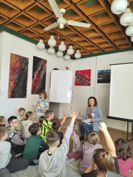 „Moc przytulania”  czyli  lekcja życzliwości w ramach międzynarodowego projektu czytelniczego Nasza Mała Biblioteka